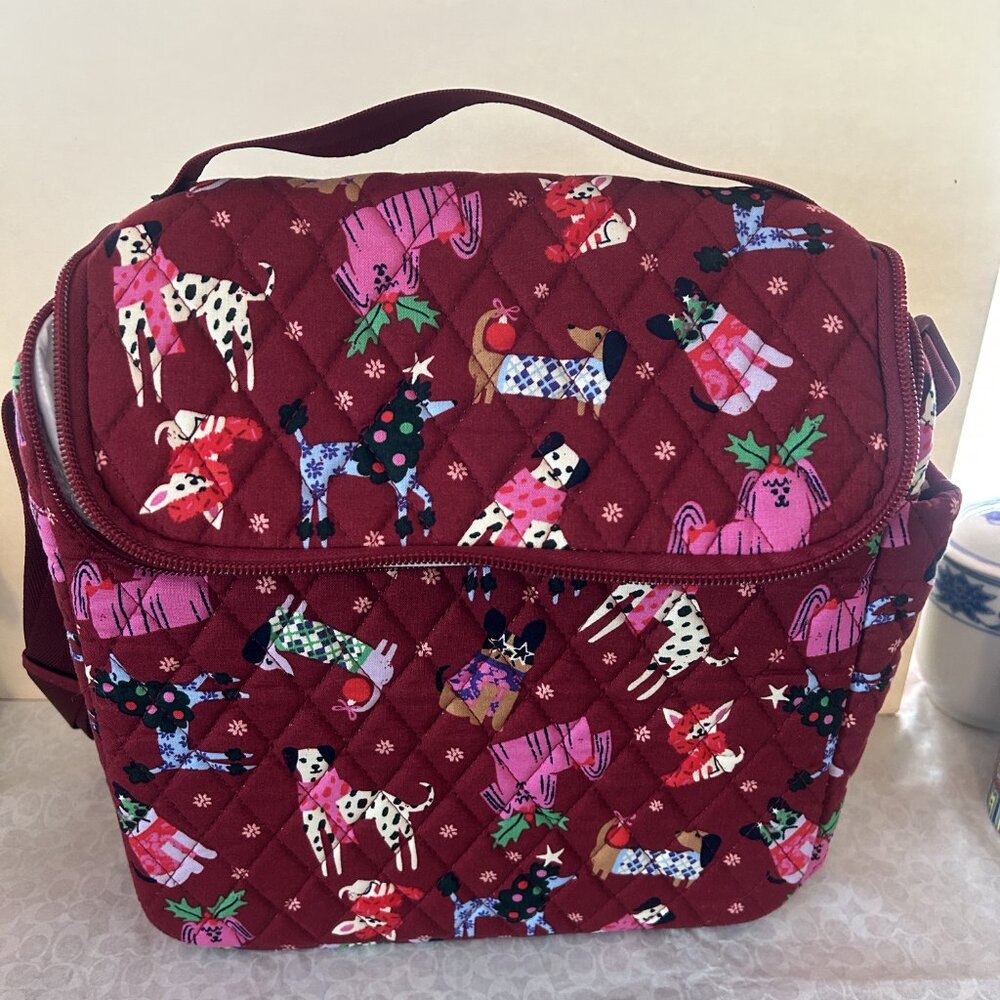 NWT Vera Bradley Lunch Crossbody, Holiday Hounds Pattern - Picture 2 of 6